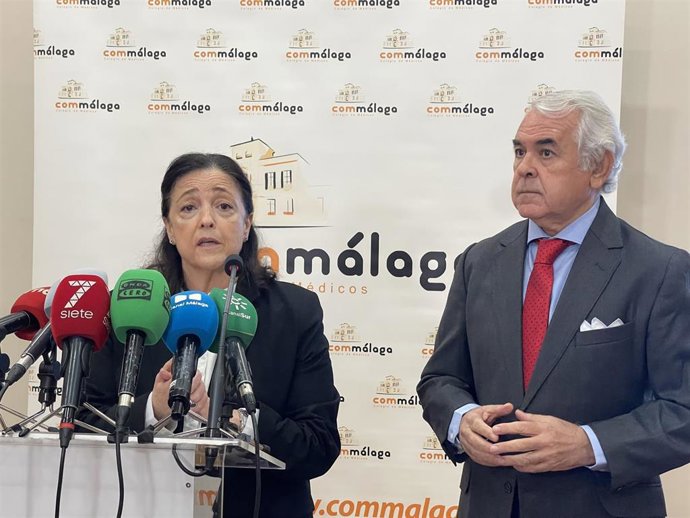 El presidente del Colegio de Médicos de Málaga y vicepresidente primero del Consejo Andaluz de Colegios de Médicos, Pedro J. Navarro, y la presidenta de la Academia Europea de Alergia e Inmunología Clínica (EAACI), María José Torres.