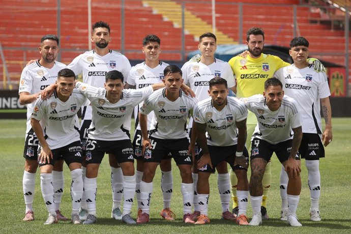 Futbol, Union Espanola vs Colo Colo Fecha 27, Liga de primera 2025. El equipo de Colo Colo es fotografiado durante un partido de la liga de primera disputado en el estadio Santa Laura de Santiago, Chile. 08/11/2025 Dragomir Yankovic/Photosport  Football,