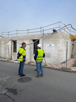 Visita a las obras de construcción de ocho viviendas de alquiler social en la pedanía de Guadalimar