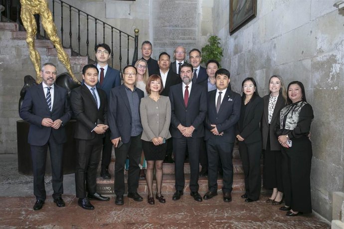 El Ayuntamiento recibe a empresas de China y reitera su "apuesta por captar inversiones"
