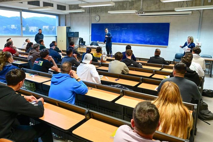 Examen para obtener el carnet de taxista en Palma.