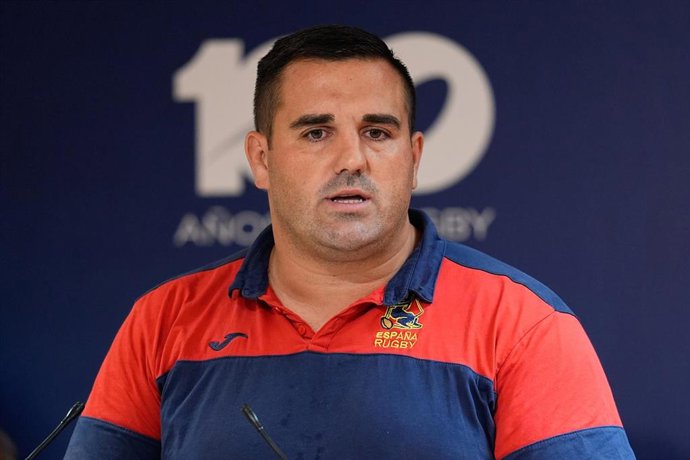 Archivo - El técnico sevillano Juan González Marruecos, en su etapa como seleccionador nacional absoluto femenino de Rugby XV.