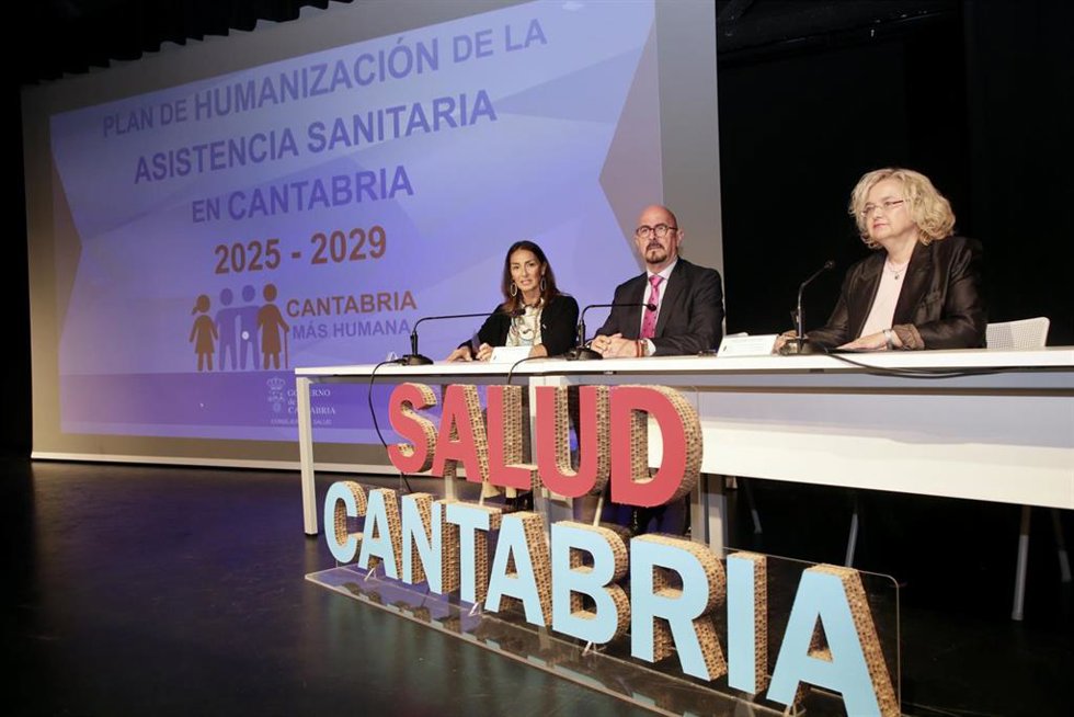 El consejero de Salud, César Pascual, presenta el Plan de Humanización de la Asistencia Sanitaria 2025-2029