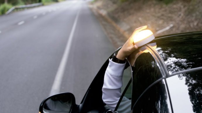 Archivo - CONSUMUR recomienda verificar si el modelo de baliza se encuentra entre los homologados por la DGT antes de su comprarlo