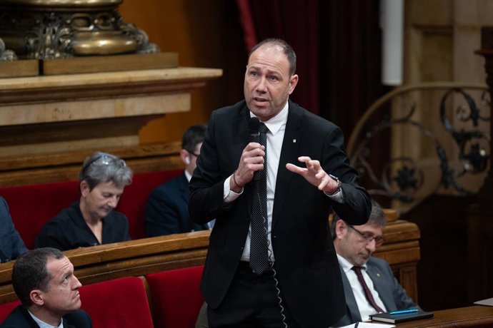 Archivo - El conseller d'Esports de la Generalitat, Berni Álvarez