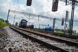 Archivo - July 28, 2025, Warsaw, Mazovia, Poland: A freight train is seen on the railway lines of the cargo terminal. On the morning of Monday, the 28th of July, Polish train drivers protest and picket outside the Warsaw terminal of freight carriers, PKP 