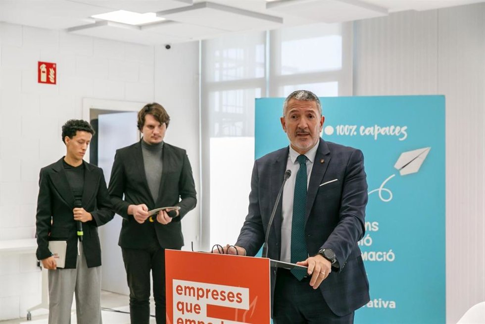 El conseller de Empresa y Trabajo de la Generalitat, Miquel Smper, en una jornada organizada por la cooperativa TEB.