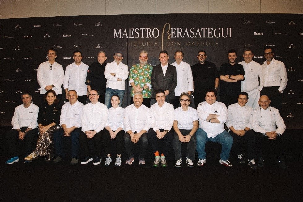Martín Berasategui, el chef con más estrellas Michelin de España, ha sido el gran protagonista de un homenaje histórico que celebró su trayectoria y su legado en la alta cocina española durante dos jornadas con más de veinte cocineros de primer nivel.
