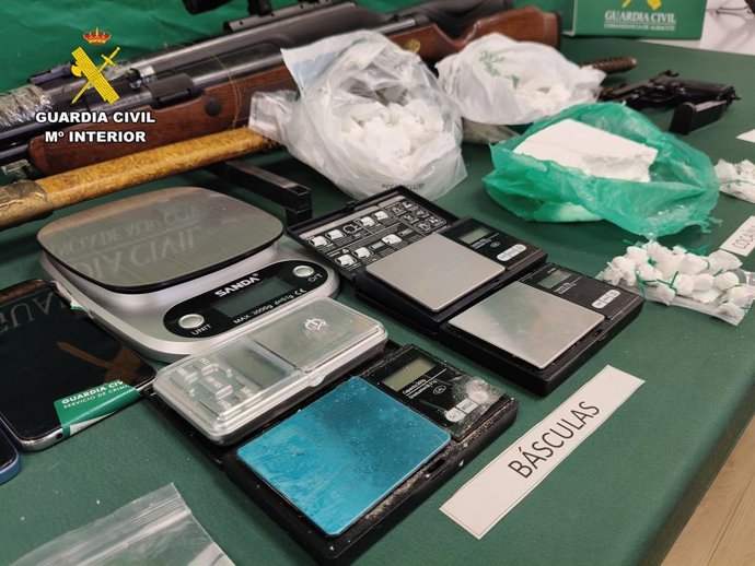 Archivo - Arquivo - Material apreendido durante a operação da Guardia Civil.