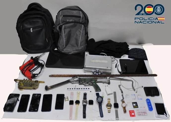 Material incautado en el operativo.