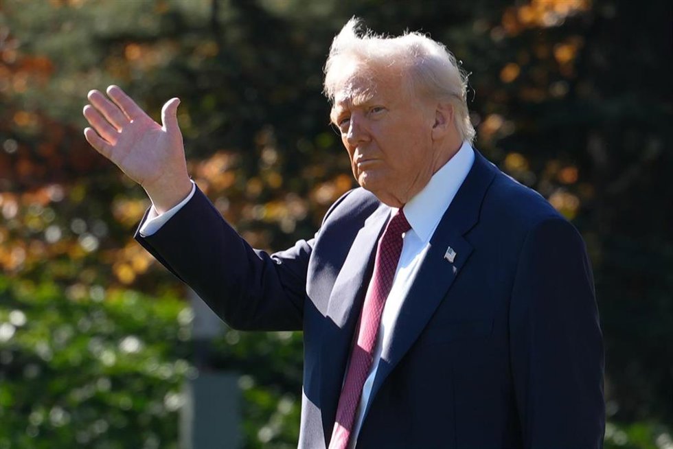 El presidente de Estados Unidos, Donald Trump, antes de un viaje en helicóptero desde la Casa Blanca. 