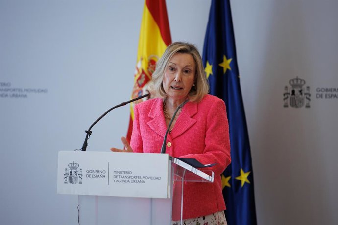 Archivo - La Secretaria de Estado de Defensa, María Amparo Valcarce, interviene durante el acto de firma de un convenio para la construcción de viviendas en alquiler social o asequible en Palma de Mallorca, en el Ministerio de Transportes,  a 22 de septie