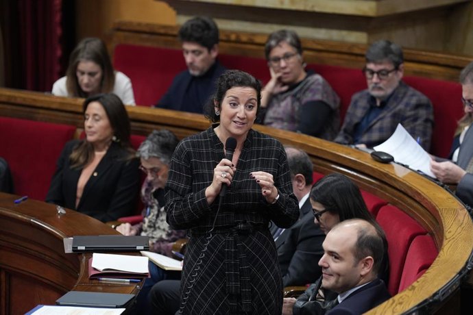 La consellera d'Economia i Finances, Alícia Romero, durant la sessió de control