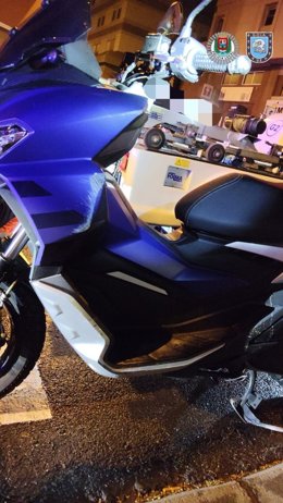 Detenido un motorista por circular en sentido contrario en el barrio de Guanarteme de Las Palmas de Gran Canaria