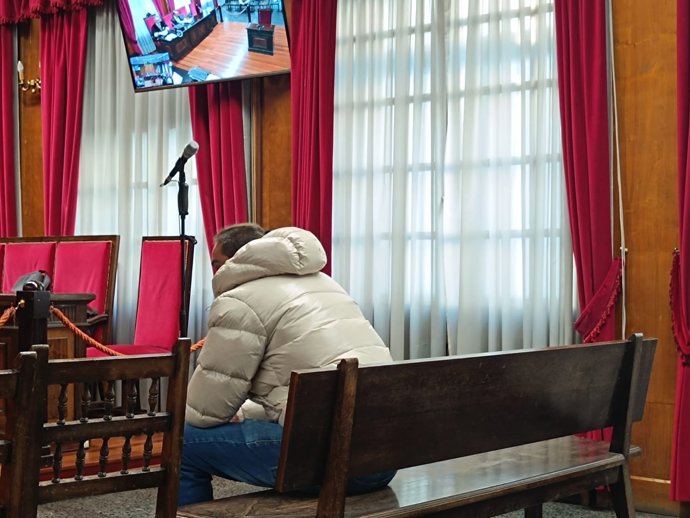 El acusado en la Audiencia Provincial de Ourense