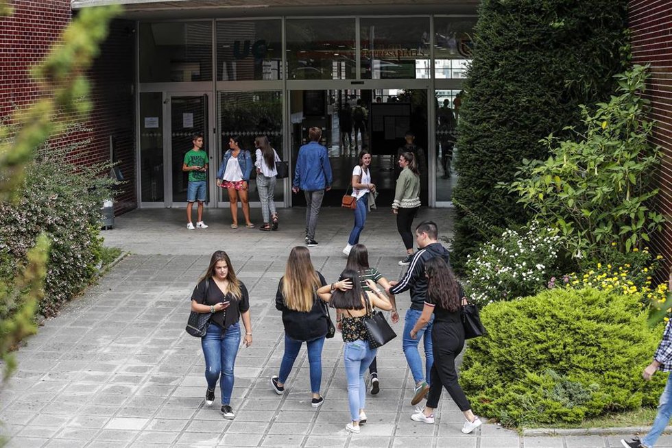 Archivo - SODERCAN y la UC renuevan el convenio para impulsar las prácticas de universitarios en empresas de reciente creación