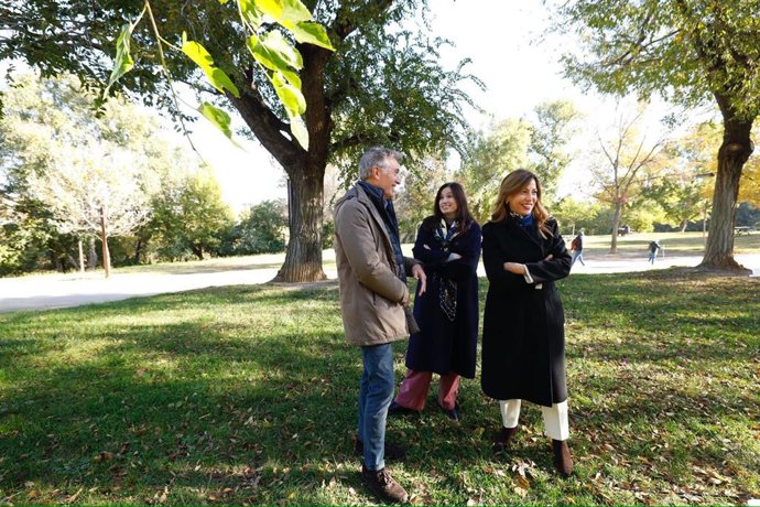 La alcaldesa de Zaragoza, Natalia Chueca, explica el nuevo contrato "ZGZ Verde 360"