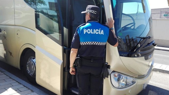 Campaña de control y vigilancia del transporte escolar en Valladolid.