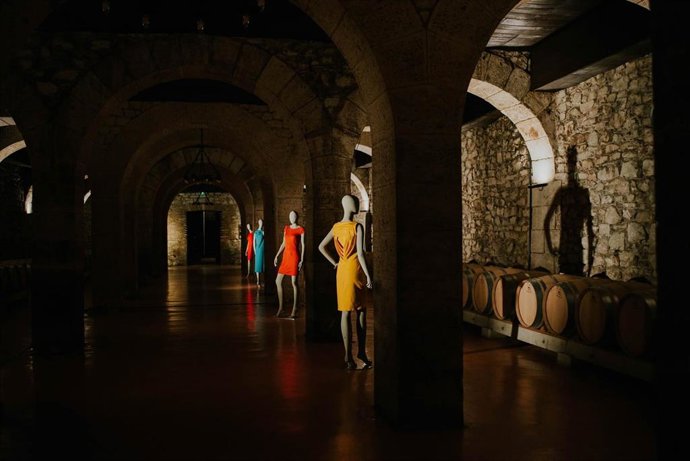 Archivo - Imagen de una edición anterior del Mercado de la Moda y el Vino en Bodegas Franco-Españolas