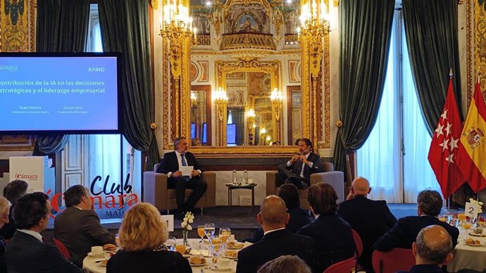 El presidente de la Cámara de Comercio de Madrid, Ángel Asensio, y el presidente de KPMG en España, Juan José Cano