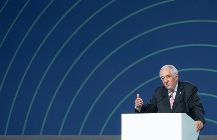 El presidente del Tribunal Constitucional, Cándido Conde-Pumpido, ofrece una rueda de prensa durante la VI Conferencia Mundial de Justicia Constitucional, en IFEMA, a 18 de octubre de 2025, en Madrid (España).