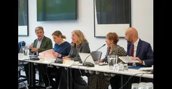 El Gobierno ofrece una subida salarial del 10% para los funcionarios entre 2025 y 2028