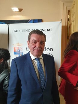 El consejero de Presidencia, González Gago, en su visita a la Diputación de Segovia