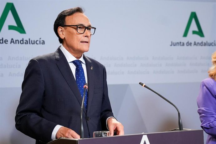 El consejero de Universidad, Investigación e Innovación de la Junta de Andalucía, José Carlos Gómez Villamandos, en el Consejo de Gobierno de la Junta de Andalucía. A 19 de noviembre de 2025, en Sevilla (Andalucía, España).