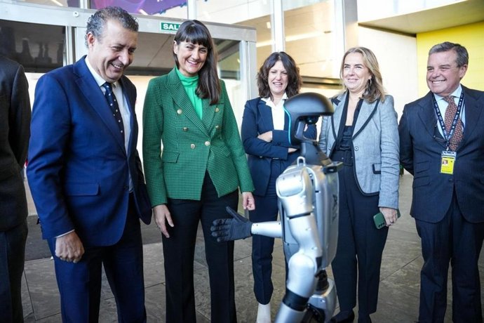 La secretaria de Estado, María González Veracruz, en la inauguración de la XII Feria de la Innovación y Nuevas Tecnologías de la Diputación de Sevilla.