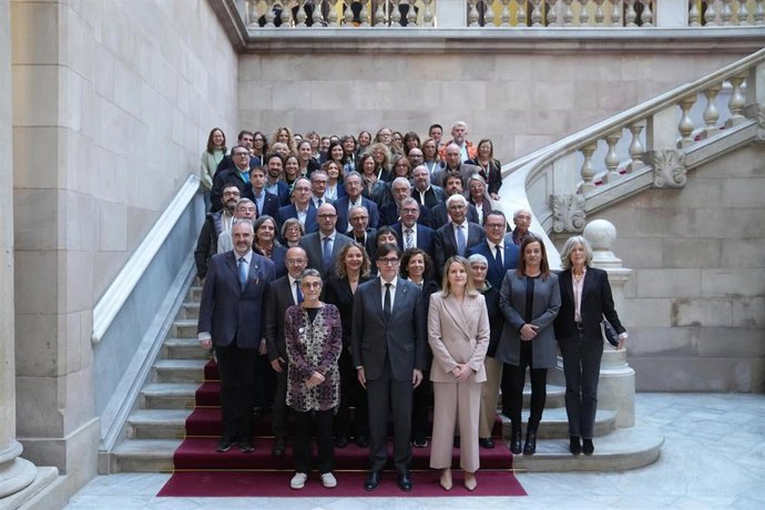 El Parlament aprueba la creación de la Agencia de Atención Integrada Social y Sanitaria.