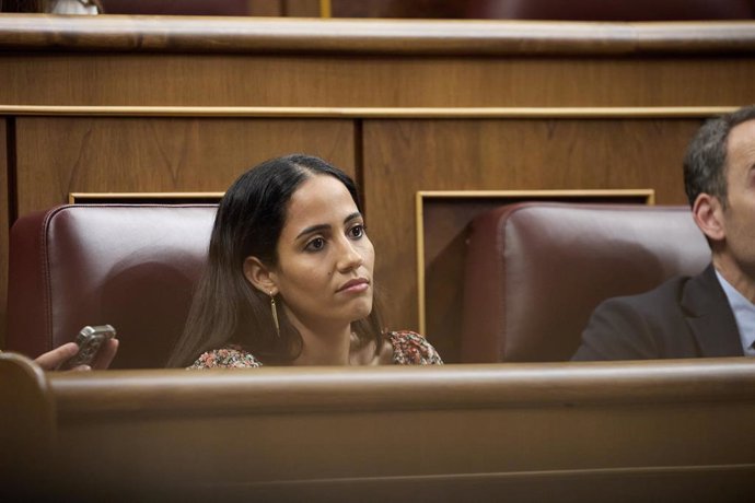 Archivo - La diputada de Sumar Tesh Sidi, durante una sesión plenaria, en el Congreso de los Diputados, a 18 de junio de 2024, en Madrid (España). El Congreso debate y vota hoy, una iniciativa del Partido Popular para reformar la Ley de Patrimonio Históri