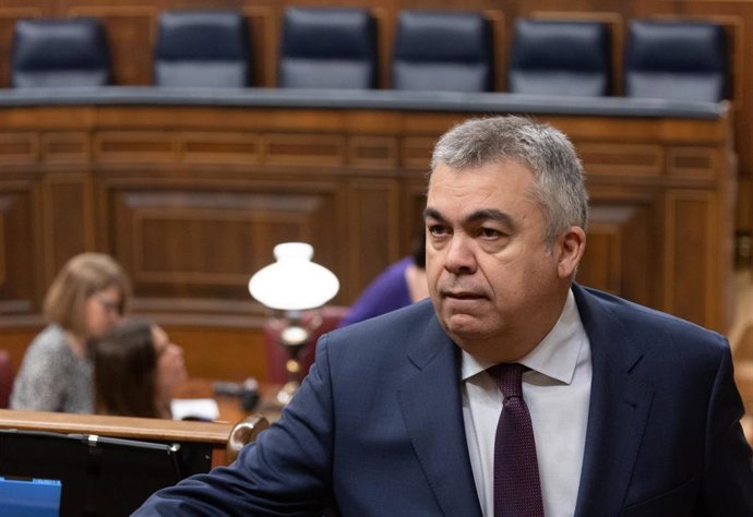 Archivo - El secretario de Organización del PSOE, Santos Cerdán, a su llegada a una sesión plenaria en el Congreso de los Diputados, a 21 de marzo de 2024, en Madrid (España). 