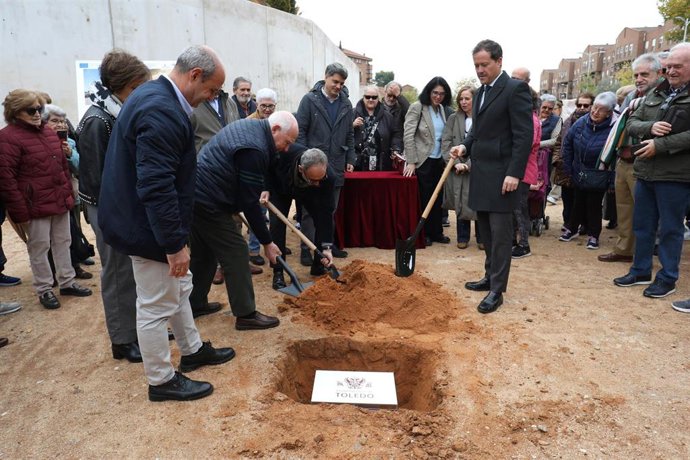 Acto de colocación de la primera piedra del Centro de Mayores de Buenavista.