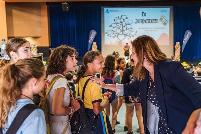 La consejera de Acción Social del Cabildo de Tenerife, Águeda Fumero, en un encuentro del plan de infancia
