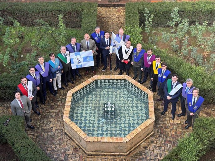 Presentación de cartel y la nueva bandera de las tunas para la Vigilia del Día de la Inmaculada de Sevilla.