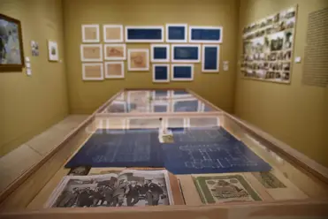 El Museo de Málaga ha inaugurado en la Sala de Exposiciones Temporales 'Eugenio Chicano' la muestra 'Más que un grano de arena', organizada con el Colegio de Arquitectos de Málaga, para homenajear a Fernando Guerrero Strachan (Málaga, 1873-1930)