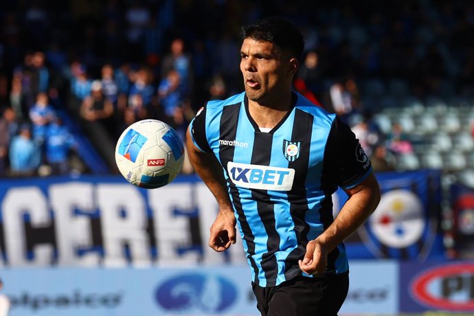 Futbol, Huachipato vs Deportes Iquique Vigesimoquinta fecha, campeonato Nacional 2025. El jugador de Huachipato Lionel Altamirano es fotografiado durante el partido de primera division contra Deportes Iquique disputado en el estadio CAP de Talcahuano,
