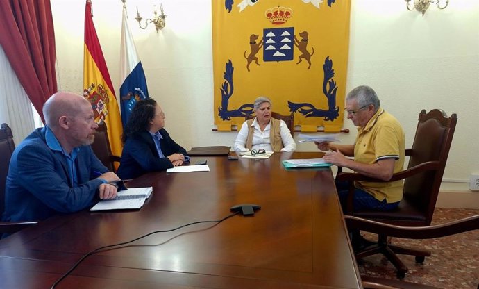 La Comisionada de Transparencia insiste en la importancia de publicar a los beneficiarios de las ayudas por el volcán