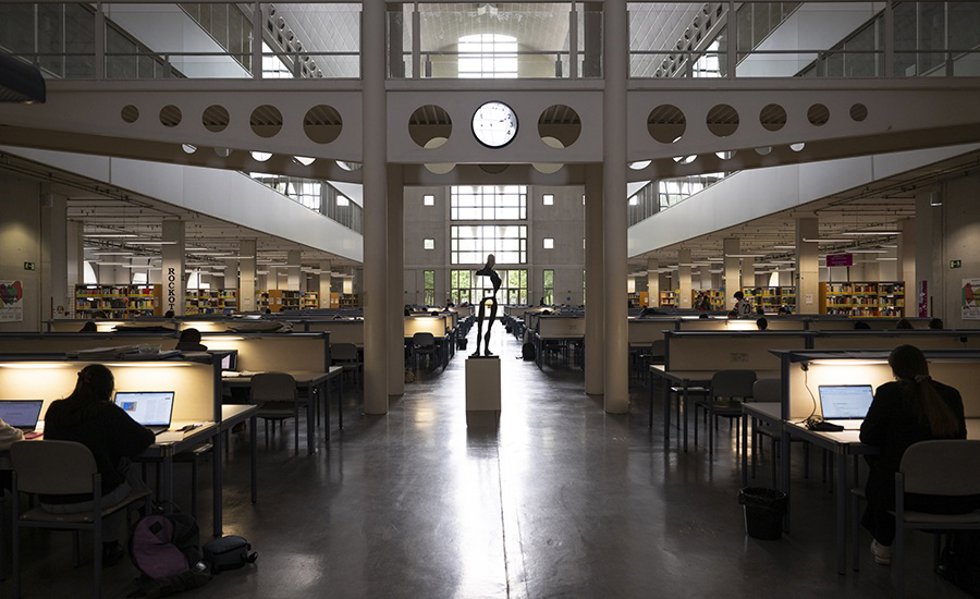 Archivo - Biblioteca de la UPNA.