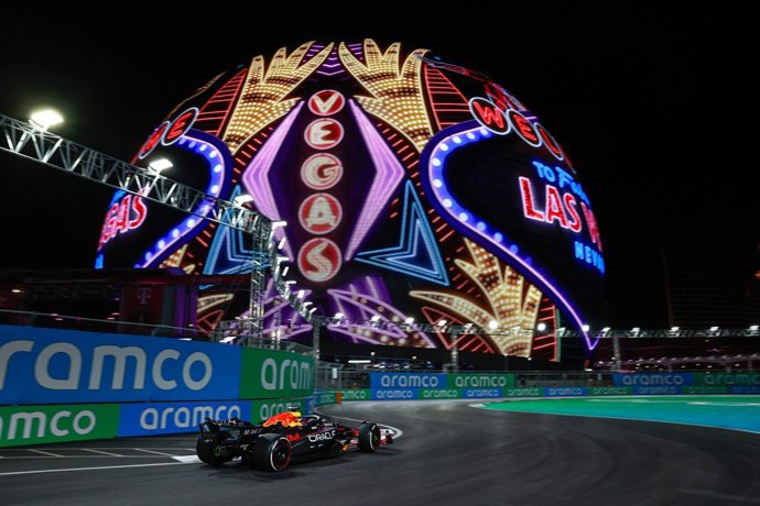 Archivo - 01 VERSTAPPEN Max (nld), Red Bull Racing RB20, action during the Formula 1 Heineken Silver Las Vegas Grand Prix 2024, 22th round of the 2024 Formula One World Championship from November 21 to 23, 2024 on the Las Vegas Strip Circuit, in Las Vegas