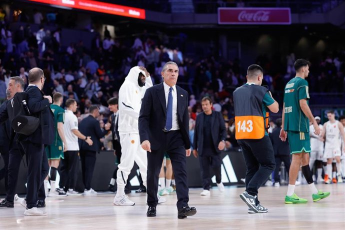 Sergio Scariolo deja la pista tras la derrota ante el Panathinaikos en la Euroliga 25-26