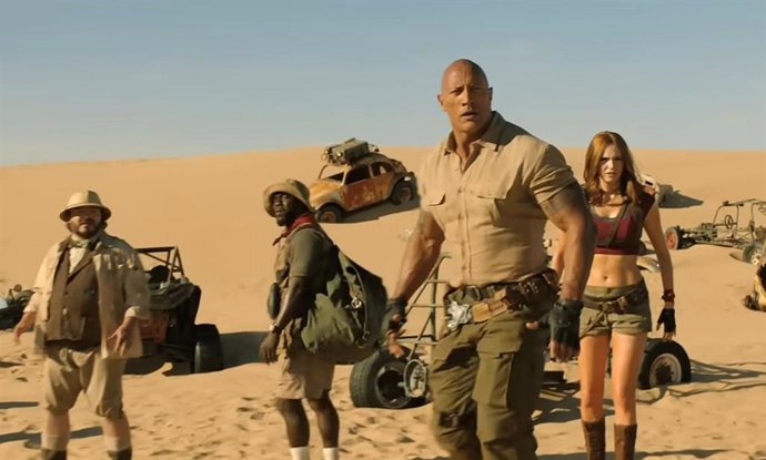Primera imagen de Jumanji 4 con Dwayne Johnson y el resto reunidos para la aventura final