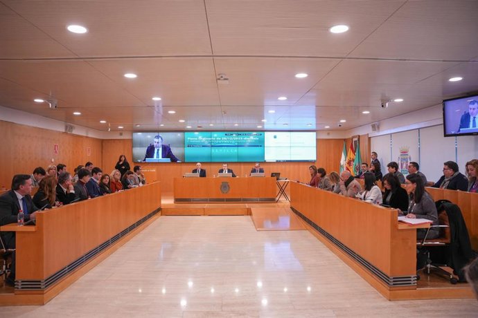 Archivo - Pleno de la Diputación de Sevilla, en foto de archivo.