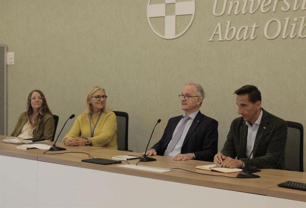 De izda. A dcha.: Los autores Loreto Segura, Carmen Parra, Juan Corona y Francisco Villacampa