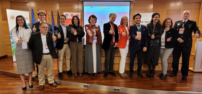 Representantes institucionales, tras la inauguración de CIBER-SHUBE 2025