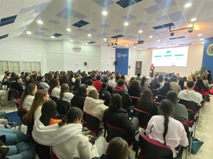 El IES Galileo Galilei acoge la primera jornada de los 'Talento Talks', bajo el título 'Diversidad modo ON', dentro de la semana 'Capital Talento Joven Córdoba 2025'.