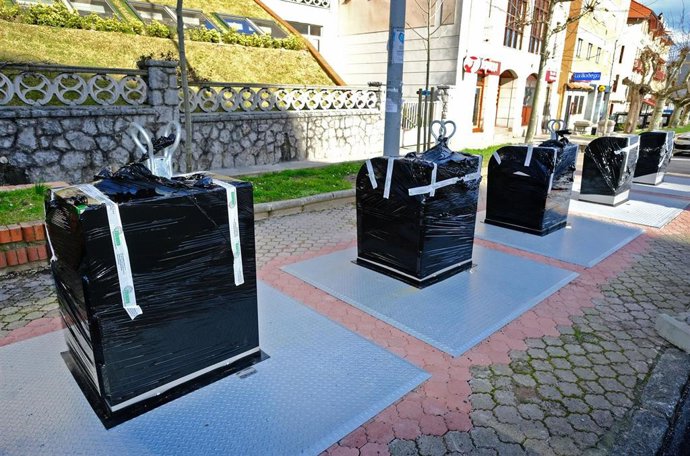 Archivo - Contenedores subterráneos en Santander 