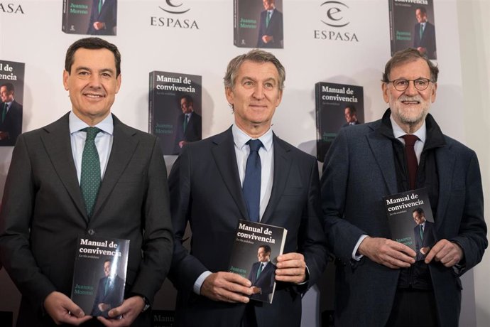El presidente de la Junta de Andalucía, Juanma Moreno, presenta su libro 'Manual de convivencia. La vía andaluza', en el Auditorio Caja de Música del Palacio de Cibeles, a 19 de noviembre de 2025, en Madrid (España). 