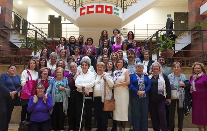 Foto familair de los XII Reconocimientos Lavanda de CCOO Sevilla.