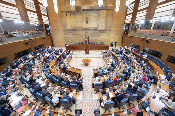 Archivo - Vista general de la Asamblea de Madrid, durante una sesión plenaria.